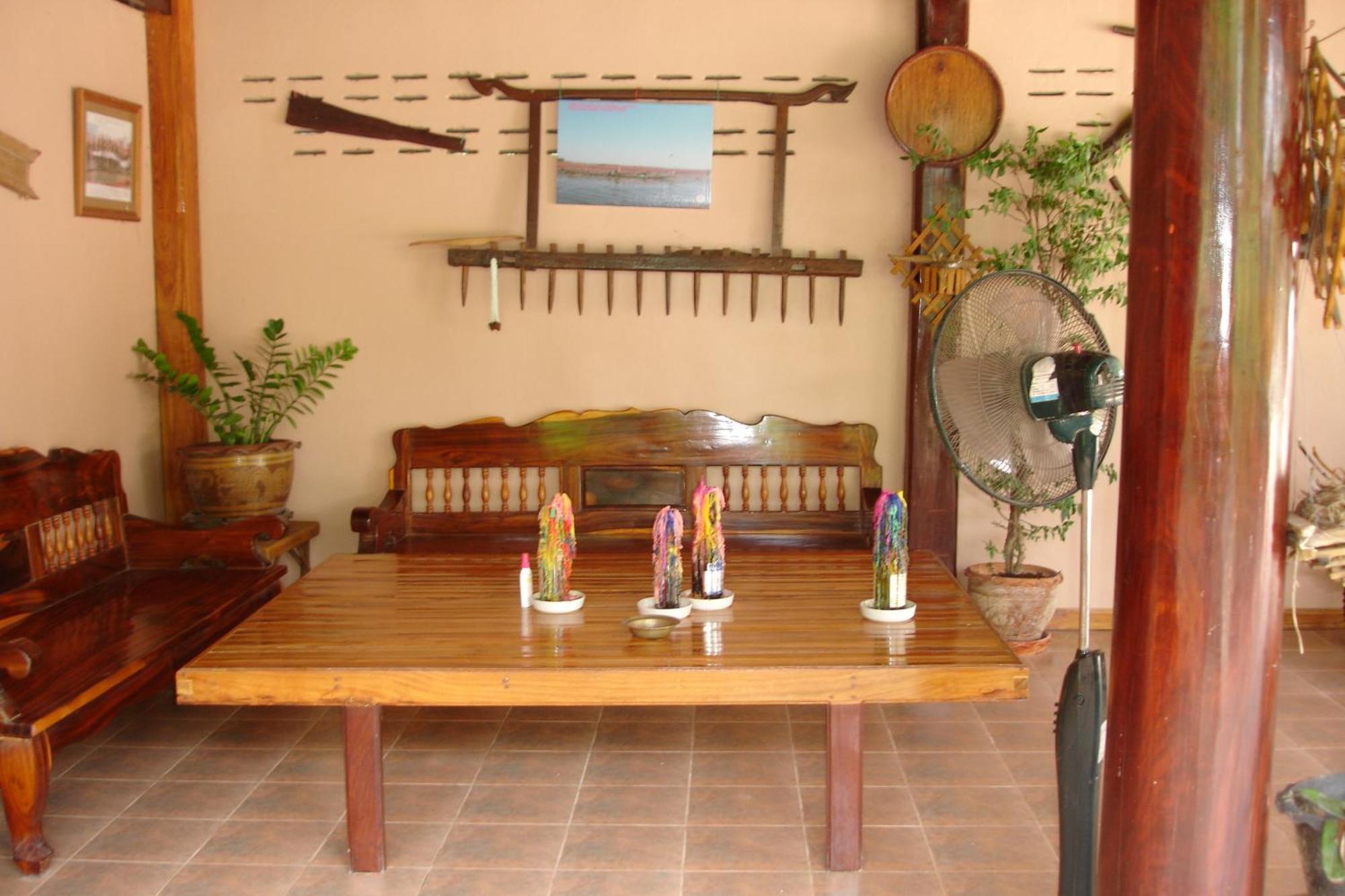 Home Stay Stc Bed And Breakfast 우돈타니 외부 사진
